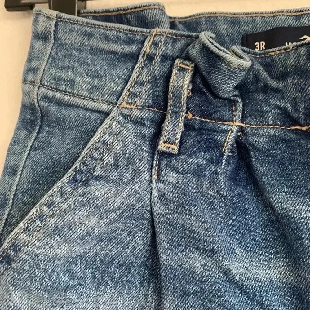 HOLLISTER Ultra High-Rise
Mom Jeans Vintage Stretch Size
3 Reg Raw Hem Ankle - Picture 4 of 11